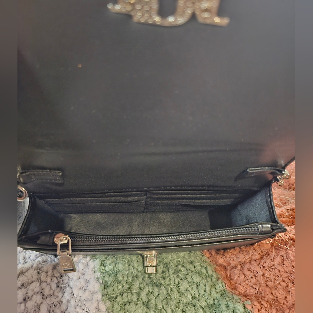 Badgley Mischka Black Quilted Chain Strap Crossbody Handbag NWT - Picture 15 of 15